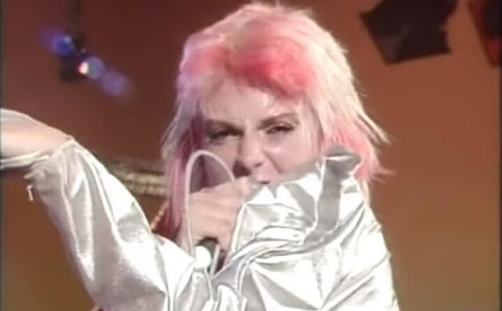 canta kobra uno dei suoi cavalli di battaglia