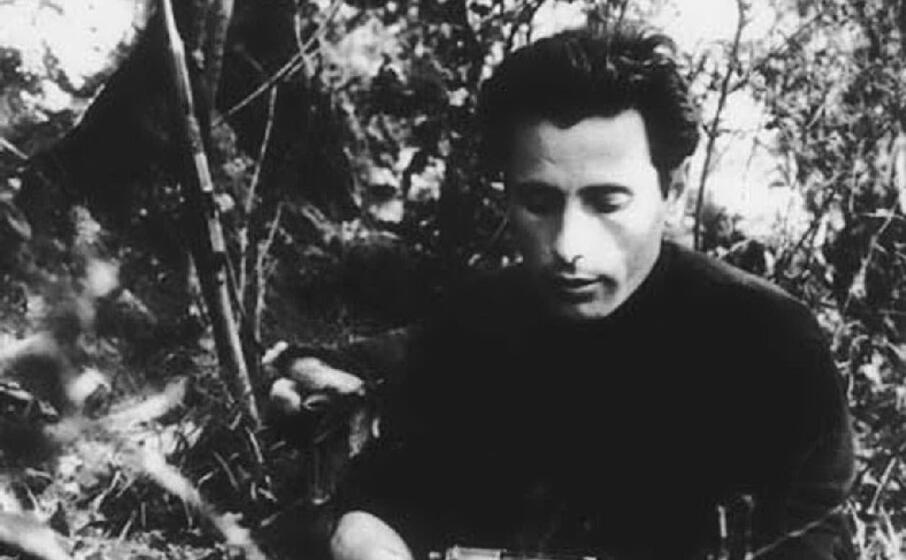 graziano mesina in una vecchia immagine durante la latitanza nel supramonte (l unione sarda)