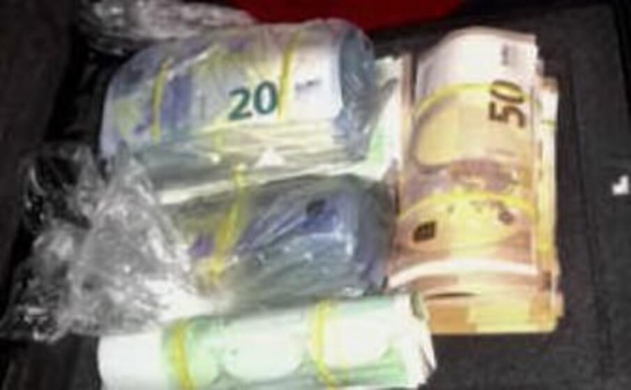 i soldi trovati in un auto dell organizzazione (l unione sarda)