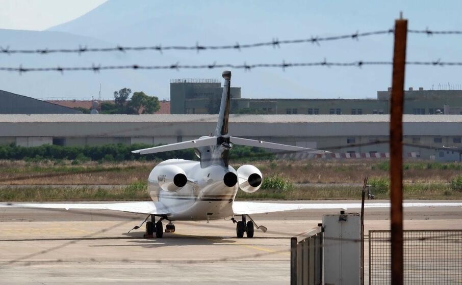 il jet privato a elmas (l unione sarda)