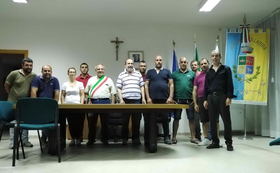 la compagnia barracellare di ollastra (foto g pala)