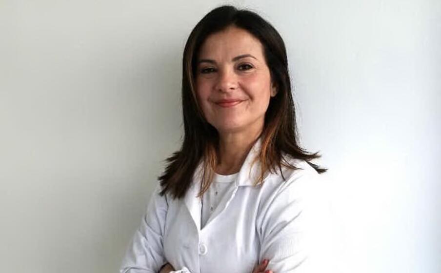 manuela mereu dentista e protesista dentaria cagliaritana (u s )