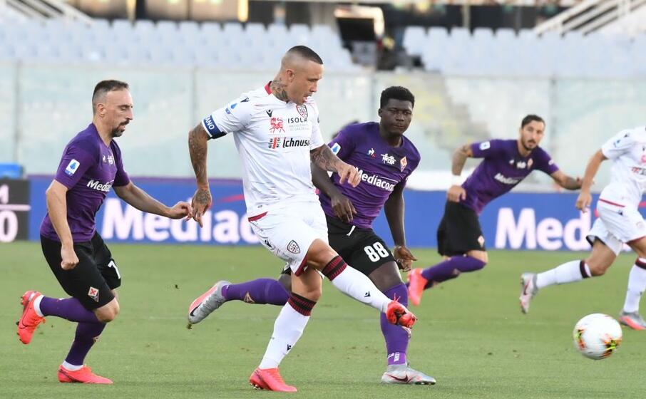 nainggolan in azione (ansa)