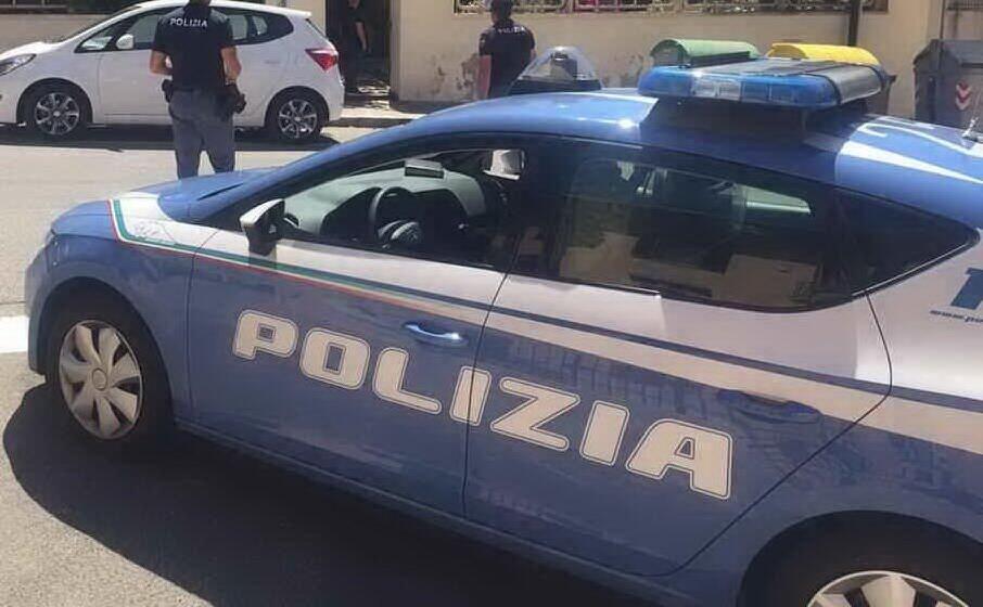 polizia a cagliari (archivio l unione sarda)