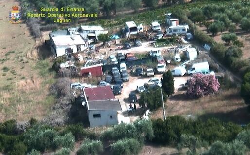 Una veduta aerea (foto Guardia di finanza)