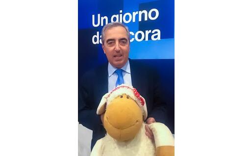 Il senatore Gasparri negli studi della trasmissione (foto ufficio stampa)