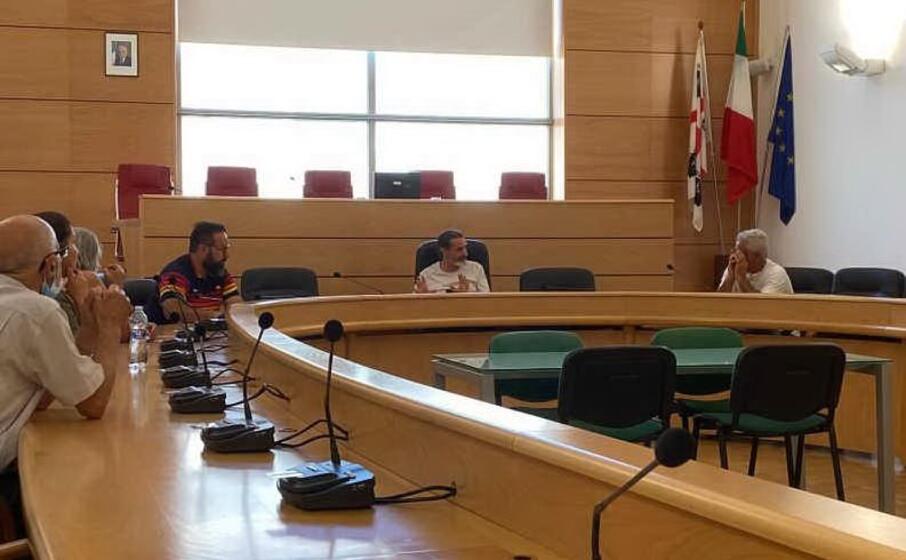 l incontro tra residenti e amministrazione (l unione sarda pala)