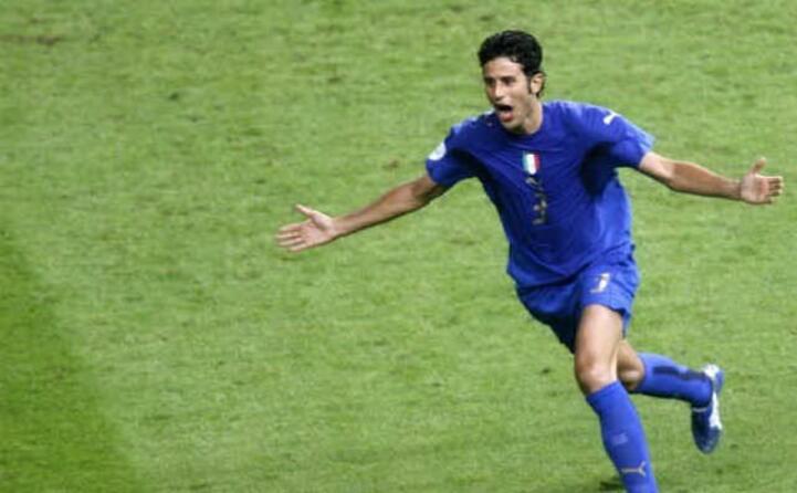 nel 2006 tocca di nuovo all italia quella di grosso cannavaro e buffon