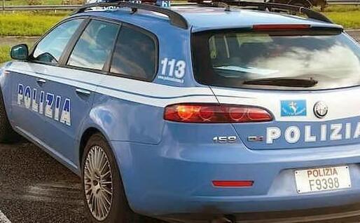 Un'auto della Polstrada (foto L'Unione Sarda)