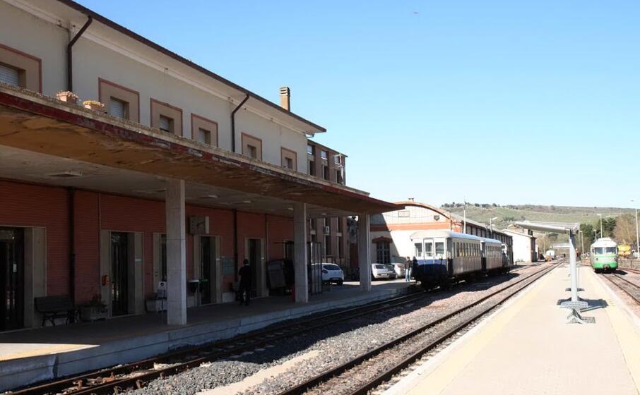 la stazione di macomer (archivio l unione sarda)