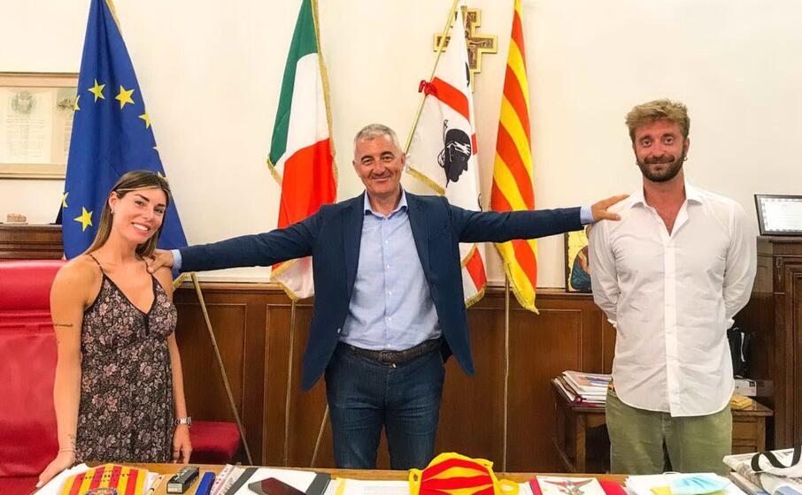 bianca atzei il sindaco mario conoci e stefano corti (foto facebook conoci)