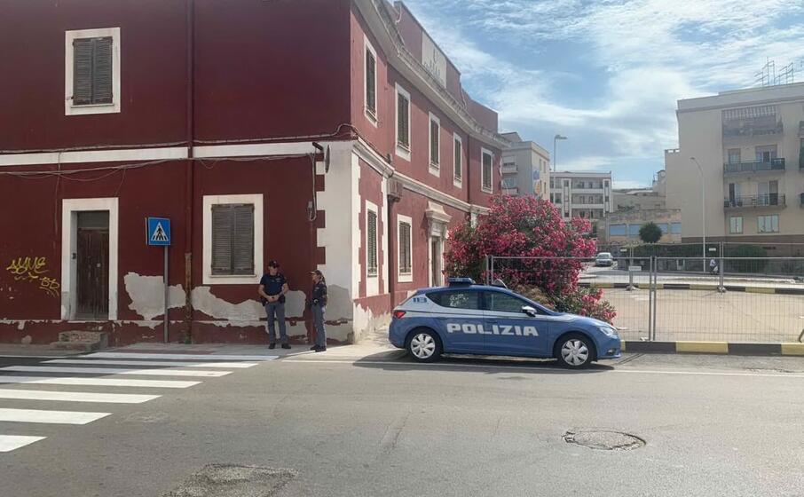 la polizia sul luogo della rapina (foto cocco)