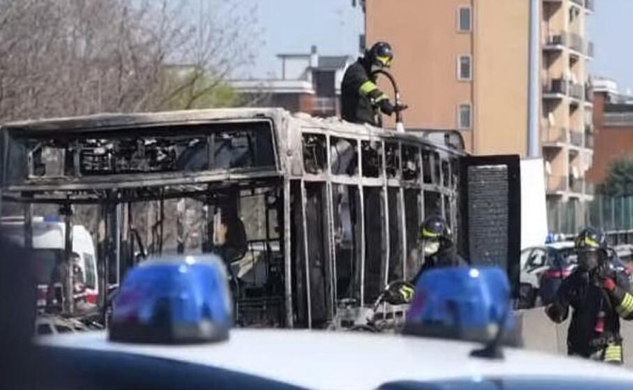 le terribili immagini dopo l incidente (foto da frame video ansa)
