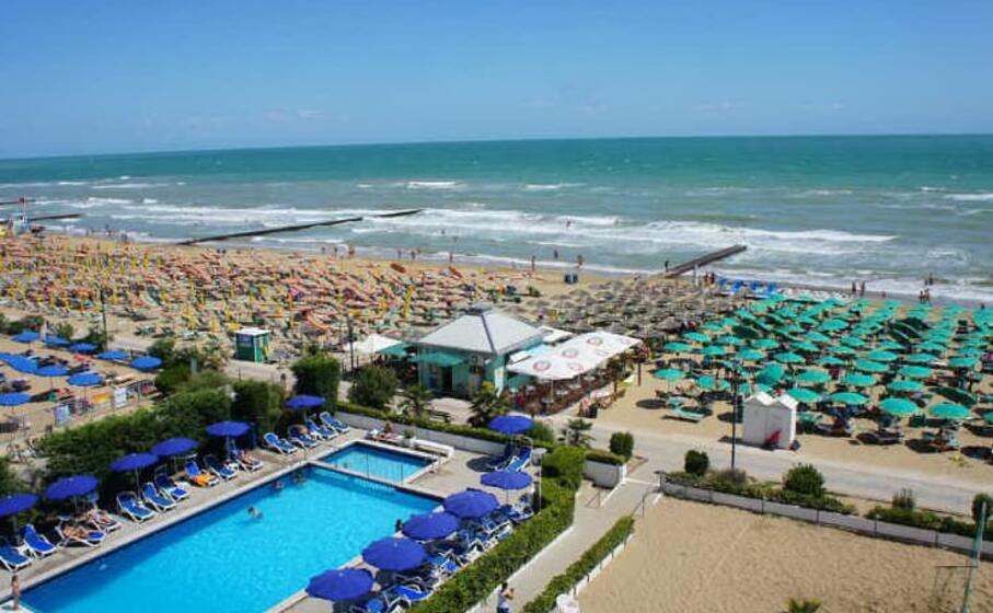 la spiaggia di jesolo (foto wikimedia)