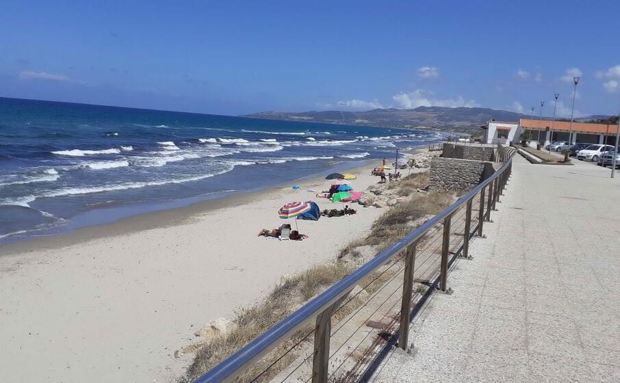 una veduta della spiaggia marina di sorso (foto tellini)