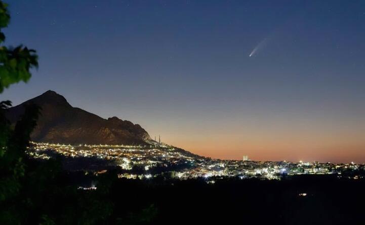la cometa fotografata da elena pinna da villacidro