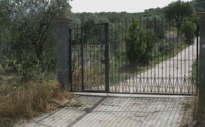 accaddeoggi 22 luglio 2002 amelia piras uccisa a villagrande davanti al cancello di casa