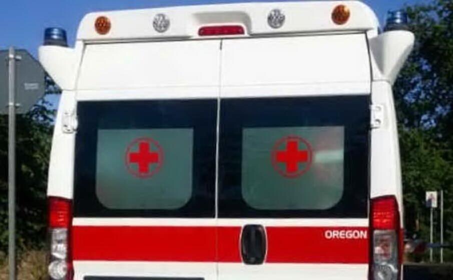 un ambulanza (archivio l unione sarda)
