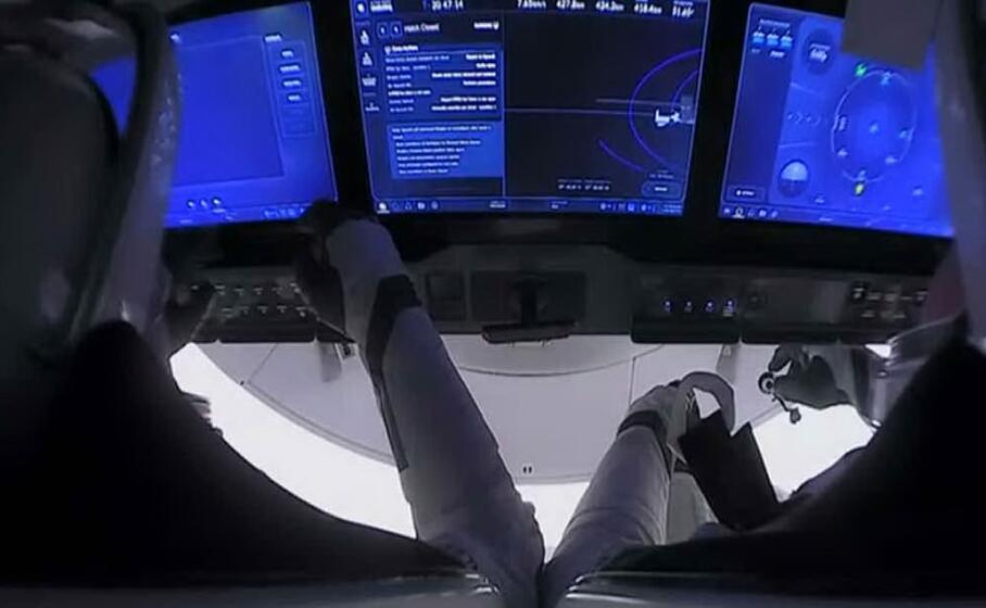 le operazioni di preparazione (foto spacex)