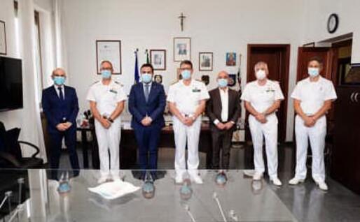 Un momento dell'incontro (foto Guardia costiera)
