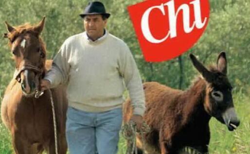 Di Pietro "campestre" paparazzato da Chi (foto Chi)