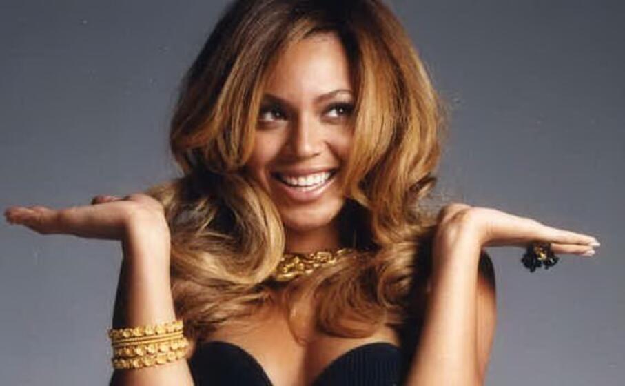 secondo i complottisti beyonce non sarebbe afroamericana ma italiana e farebbe parte della congiura (archivio us)