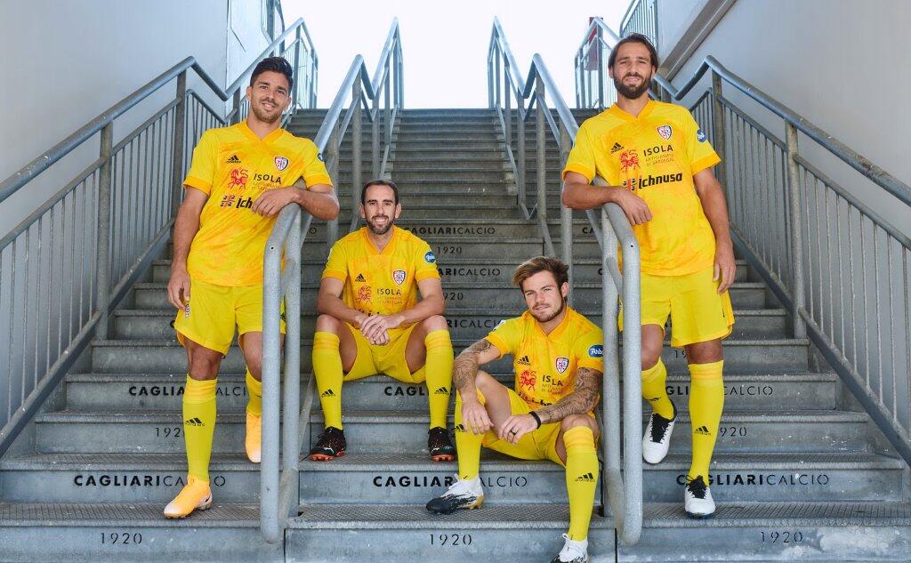 terza maglia cagliari