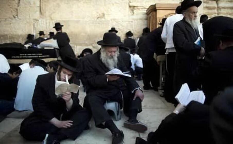 Tausende Juden Drangten Sich Zu Einer Hochzeit In Die Synagoge Cuomos Zorn L Unione Sarda It