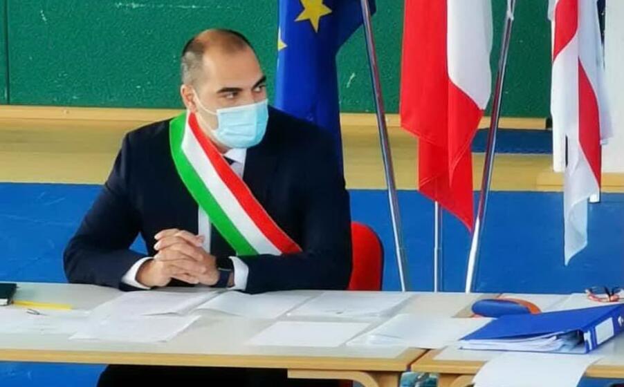 il sindaco cuccu (da facebook)