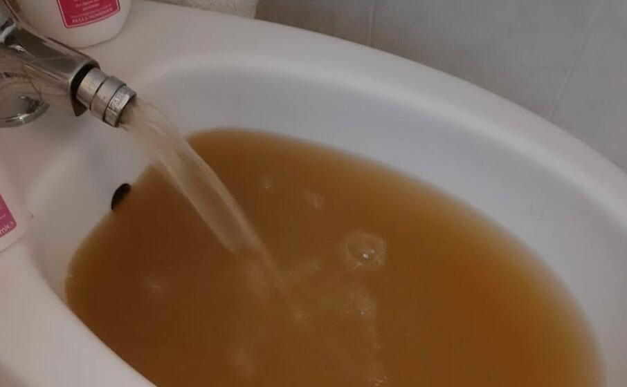 acqua torbida a budoni (foto s lecca)