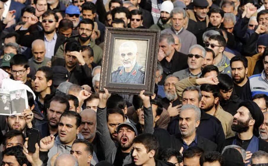 l anno si apre all insegna della tensione tra usa e iraq dopo l uccisione il 3 gennaio del generale qassem soleimani in un attacco mirato di washington per rappresaglia teheran lancia razzi contro alcune basi usa