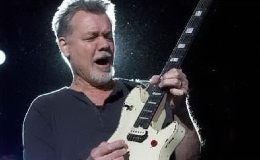 con la sua chitarra ha rivoluzionato il rock il 6 ottobre muore eddie van halen
