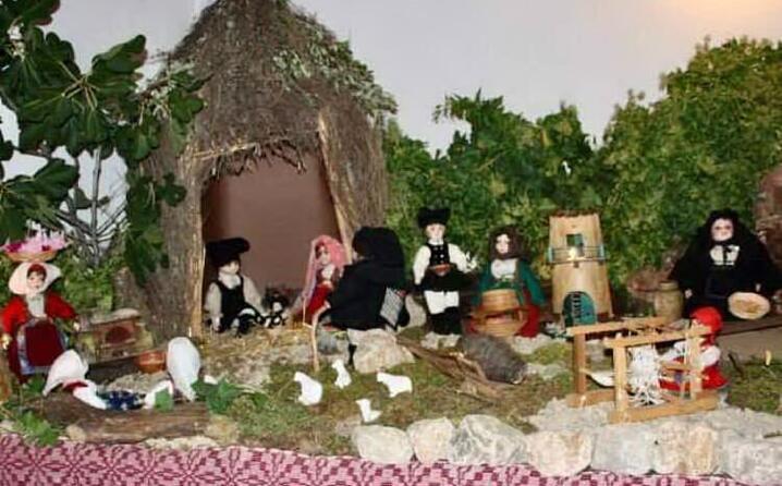 i personaggi in abito tradizionale sardo il presepe di mariolina zedda da meana sardo
