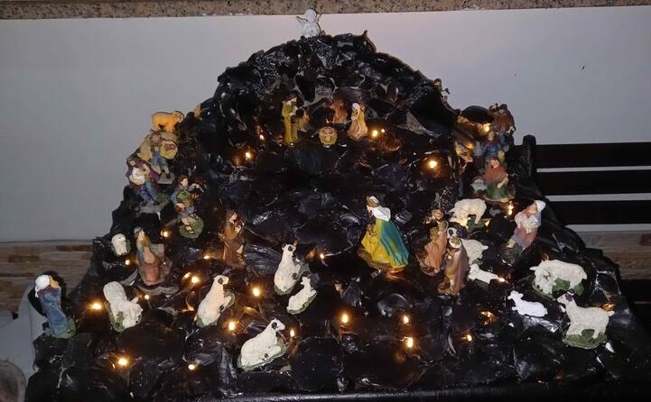 il presepe in ossidiana di bruno atzori da marrubiu