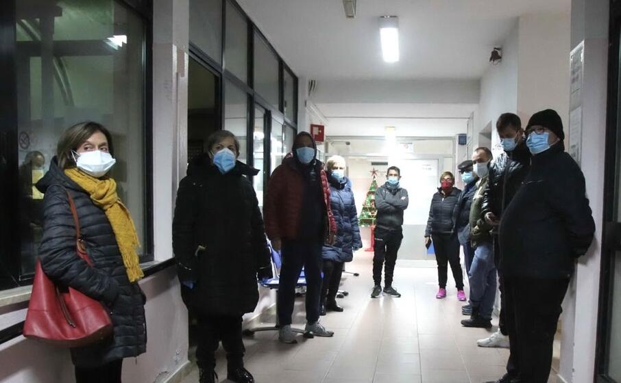 il sit in dei pazienti sottoposti a dialisi (foto murru)