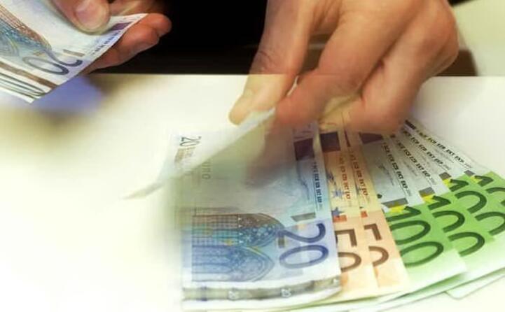 accaddeoggi 1 gennaio 2002 l euro diventa la moneta corrente dei paesi ue