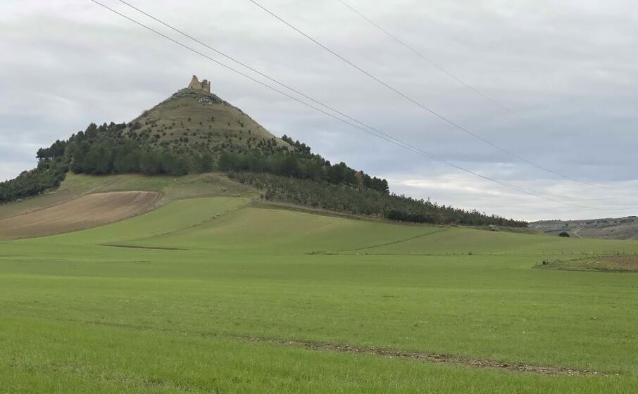 una veduta delle aree individuate dalla sogi davanti al castello di marmilla a las plassas (l unione sarda)