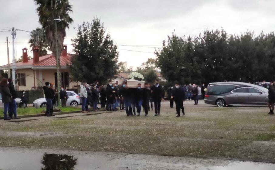 i funerali (foto sanna)