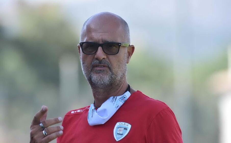 l allenatore dell olbia max canzi (foto olbia calcio)