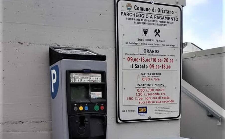uno dei nuovi parchimetri (foto e sanna)