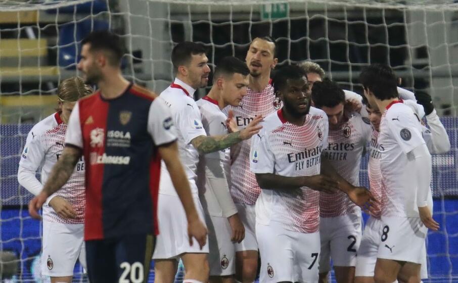 pereiro sconsolato mentre i rossoneri esultano (ansa)