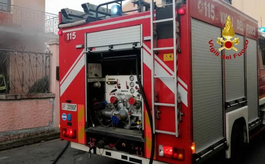 (foto vigili del fuoco di cagliari)
