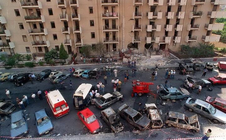 l attentato di via d amelio dove stato ucciso paolo borsellino (tutte le foto sono ansa e archivio l unione sarda)