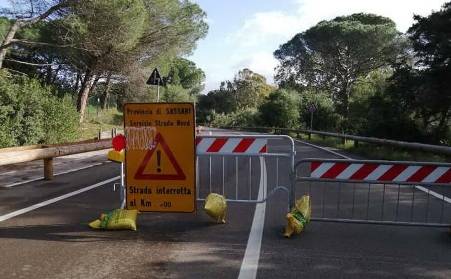 la provinciale 81 chiusa al traffico (foto m pala)