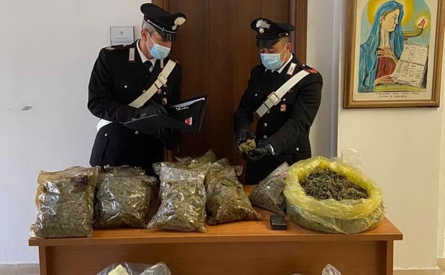 (foto carabinieri)