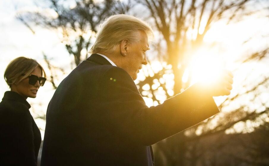 l insolita uscita di scena di trump e first lady