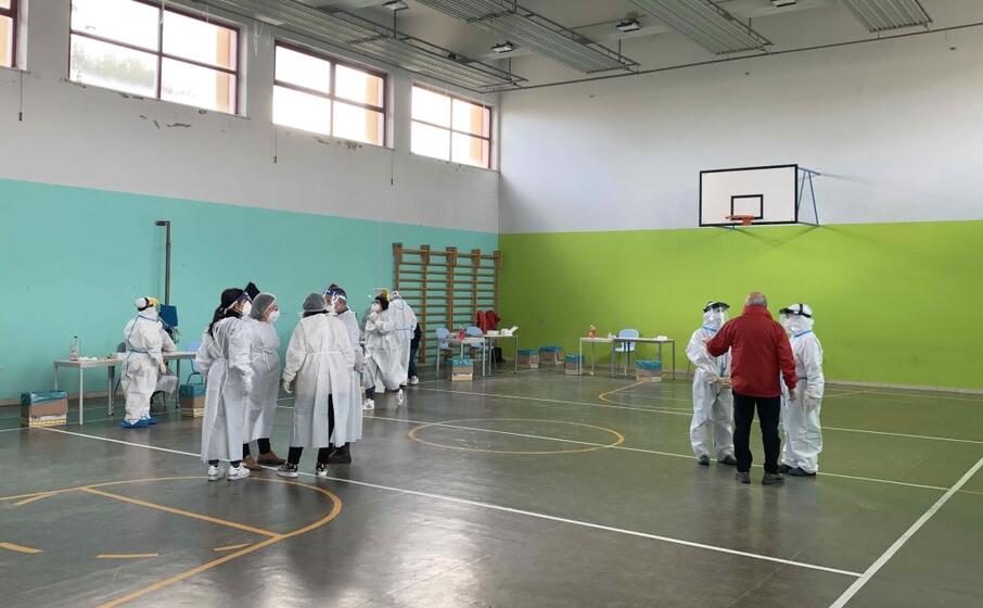 uno screening alle medie di tortol (foto l unione sarda secci)