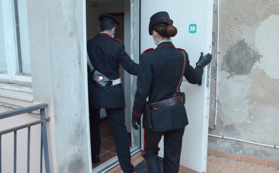 (foto carabinieri)
