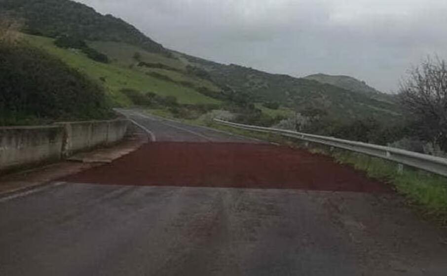 il tratto stradale della sp 15 ripristinato (foto concessa dal comune di tergu)