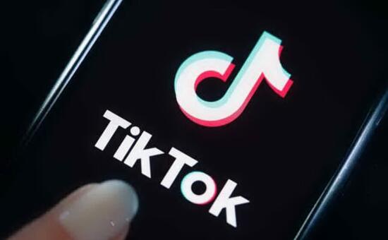Der 16 Jahrige Rennt Von Zu Hause Weg Er Ist Mit Einem Madchen Zusammen Das Er Auf Tik Tok Getroffen Hat L Unione Sarda It